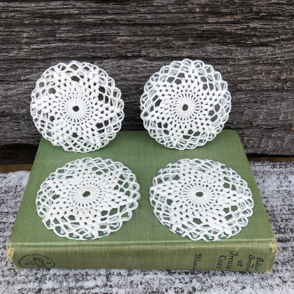 Set of 4 Lace and Glass crochet coasters delicate Boho white Shabby chic vintage - Picture 2 of 6
